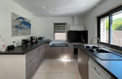 Saint-Laurent-sur-Mer House | Homerez - House Saint-Laurent-sur-Mer