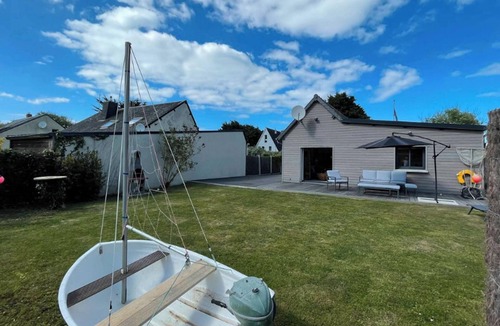 Saint-Laurent-sur-Mer House | Homerez - House Saint-Laurent-sur-Mer