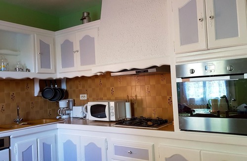 Castelnau-Montratier-Sainte-Alauzie House | Homerez - House for 7 ppl. with jacuzzi and garden at Castelnau-Montratier