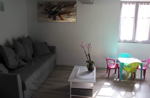 Champigny-sur-Veude House | Homerez - House in Champigny-sur-Veude