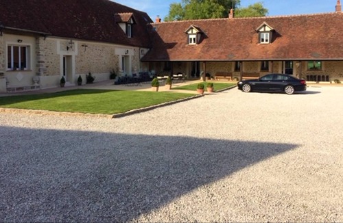 La Houssaye-en-Brie House | Homerez - House for 18 ppl. with jacuzzi and garden at La Houssaye-en-Brie