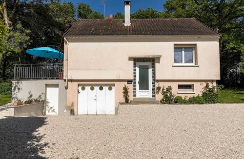 Ouzouer-sur-Trezee House | Homerez - House in Ouzouer-sur-Trézée