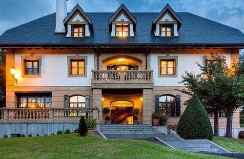 Oiartzun House | Homerez - House 10 km away from the beach for 8 ppl. with garden and terrace