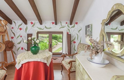 Escobedo de Camargo House | Homerez - House 11 km away from the beach for 7 ppl. with garden at Calgar