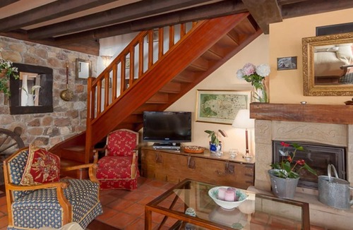 Escobedo de Camargo House | Homerez - House 11 km away from the beach for 7 ppl. with garden at Calgar