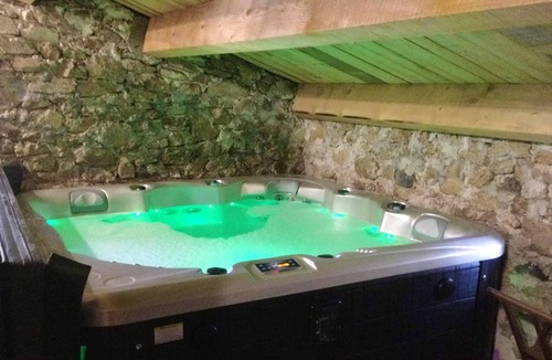 Lanarce House | Homerez - House 800 m away from the beach for 6 ppl. with sauna and jacuzzi