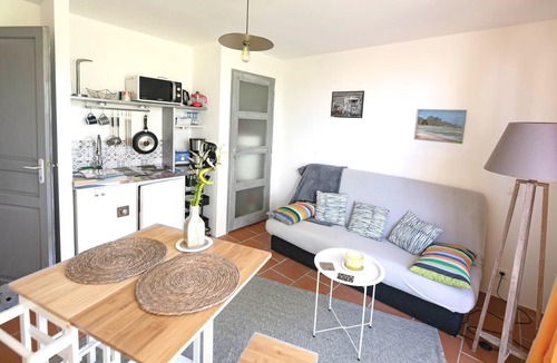 Pardailhan House | Homerez - House for 2 ppl. with shared pool, garden and terrace at Pardailhan