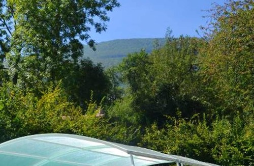 Gembrie House | Homerez - House for 4 ppl. with shared pool, garden and terrace at Gembrie