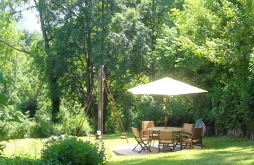 Gembrie House | Homerez - House for 4 ppl. with shared pool, garden and terrace at Gembrie