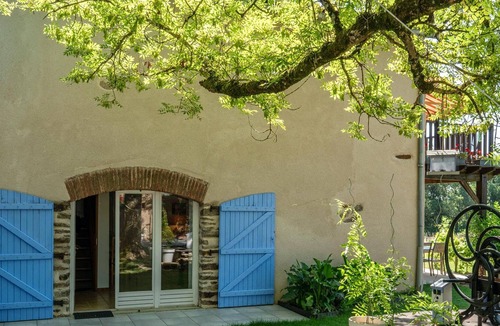 Andouque House | Homerez - House for 6 ppl. with shared pool, terrace and balcony at Andouque