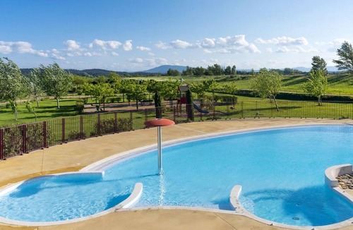 Homps House | Homerez - House for 6 ppl. with shared pool, garden and terrace at Homps