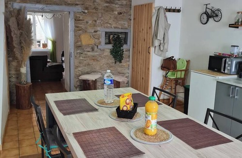 Deville House | Homerez - House in Deville with Terrace