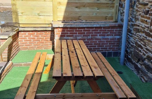 Deville House | Homerez - House in Deville with Terrace