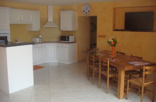 Mouterre-Silly House | Homerez - House in Mouterre-Silly.