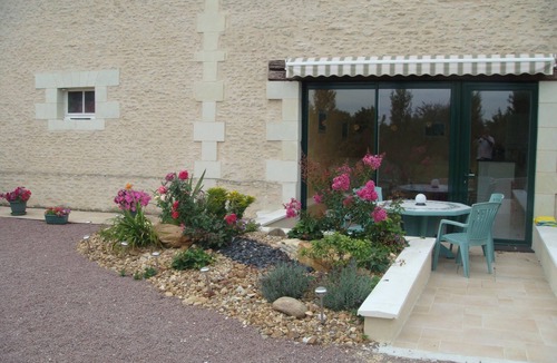 Mouterre-Silly House | Homerez - House in Mouterre-Silly.