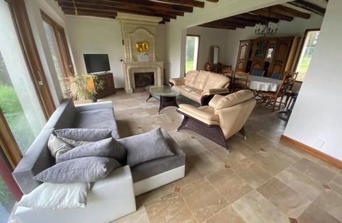 Mouterre-Silly House | Homerez - House in Mouterre-Silly