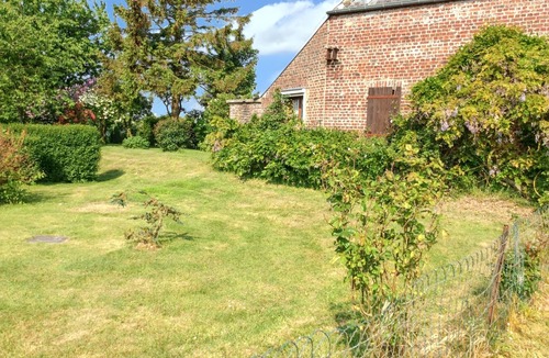 Mailly-Maillet House | Homerez - House Mailly-Maillet