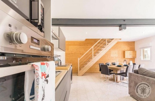 Pontorson House | Homerez - House Pontorson, pool.