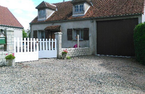 Loire - Vignobles et Nohain House | Homerez - House Saint-Père, fireplace