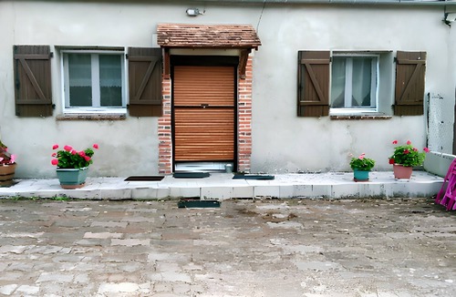 Loire - Vignobles et Nohain House | Homerez - House Saint-Père, fireplace