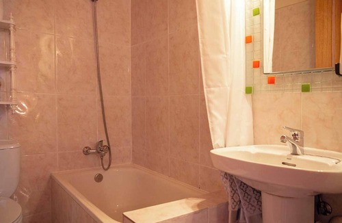 Valcarlos House | Homerez - Large house in Gaindola