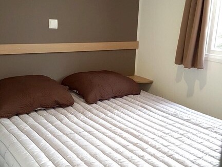 Saint-Jean-de-Monts House | Homerez last minute deal - Amazing bungalow with shared pool