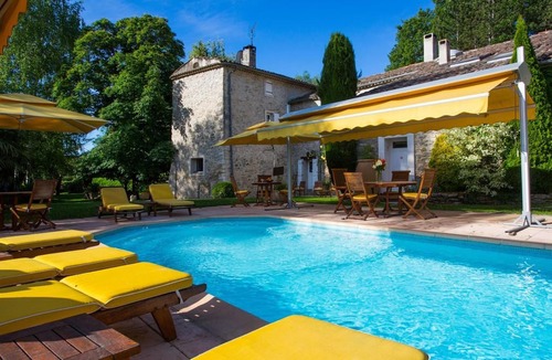 Forcalquier Apartment | Homerez last minute deal - Amazing apartment with shared pool
