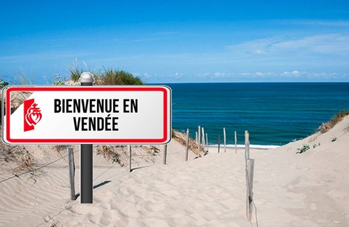 Saint-Jean-de-Monts House | Homerez - Nice bungalow 1 km away from the beach for 6 ppl. with shared pool