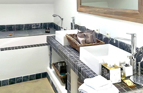 Jonquieres Apartment | Homerez - Nice appartement for 4 ppl. at Jonquières
