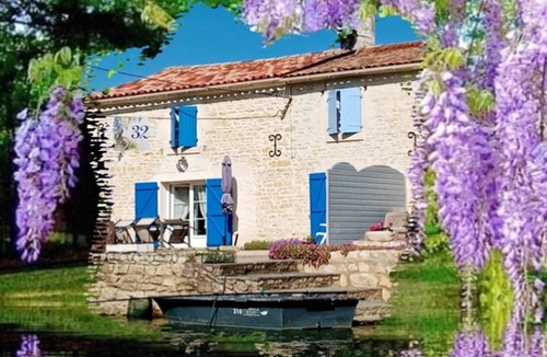 La Taillee Apartment | Homerez - Nice appartement for 6 ppl. with garden and terrace at La Taillée