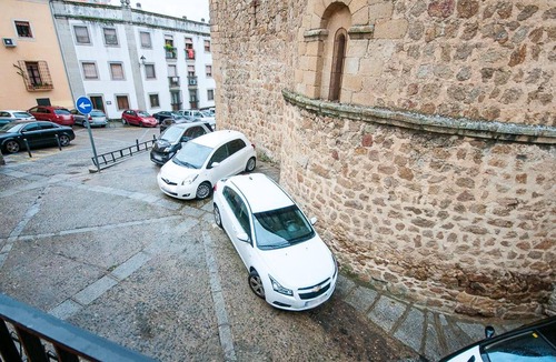 Plasencia Apartment | Homerez - Nice appartement for 6 ppl. with balcony at Plasencia