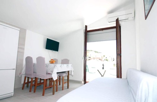 Tijesno Apartment | Homerez - Nice appartement for 5 ppl. at Tisno