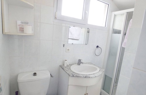 Montmartin-sur-Mer Apartment | Homerez - Nice appartement 2 km away from the beach for 5 ppl. with shared pool