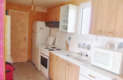Montmartin-sur-Mer Apartment | Homerez - Nice appartement 2 km away from the beach for 5 ppl. with shared pool