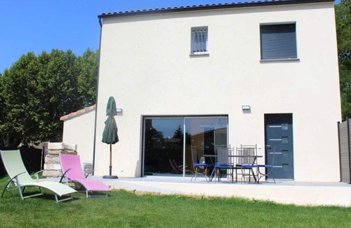 Marsillargues House | Homerez - Nice house with garden and terrace & Wifi