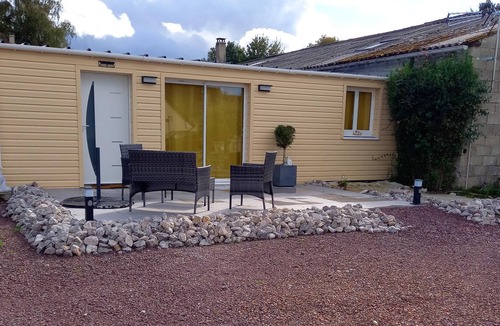 Embreville House | Homerez - Nice house for 4 ppl. with terrace at Embreville