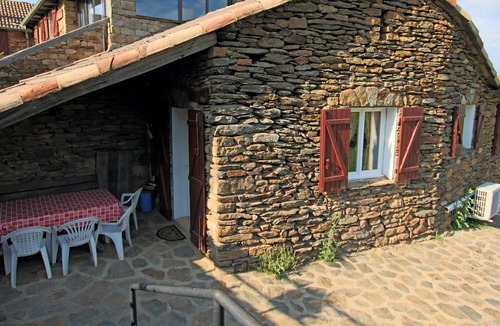 Gravieres House | Homerez - Nice house for 6 ppl. with shared pool and terrace at Gravières