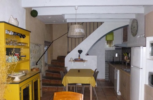 Cardet House | Homerez - Nice house for 4 ppl. with shared pool, garden and terrace at Cardet