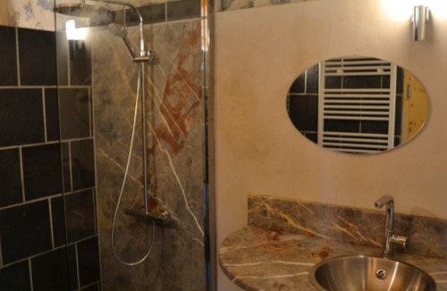 Gembrie House | Homerez - Nice house for 6 ppl. with shared pool, garden and terrace at Gembrie