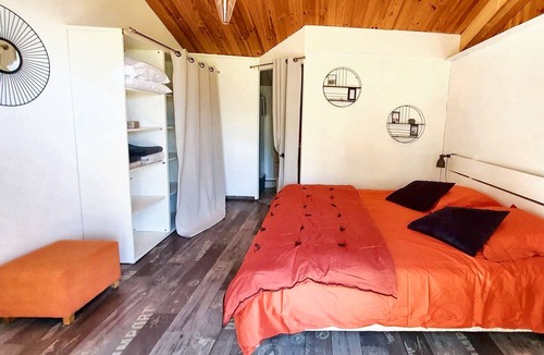 Lignairolles House | Homerez - Nice house for 2 ppl. with shared pool and terrace at Lignairolles