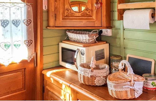 Bussac-Foret House | Homerez - Nice property for 2 ppl. with shared pool at Bussac-Forêt