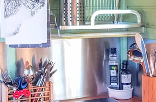 Bussac-Foret House | Homerez - Nice property for 2 ppl. with shared pool at Bussac-Forêt