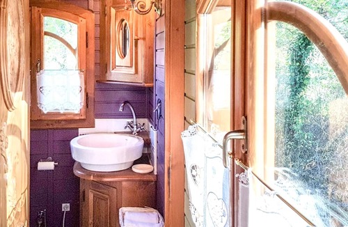 Bussac-Foret House | Homerez - Nice property for 2 ppl. with shared pool at Bussac-Forêt