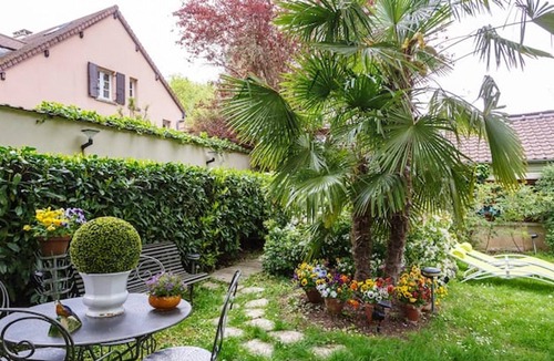 Ville-d'Avray Apartment | Homerez - Nice studio 1 km away from the slopes for 2 ppl. at Ville-d'Avray