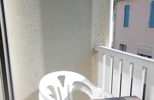 Dax Apartment | Homerez - Nice studio for 2 ppl. with balcony at Dax