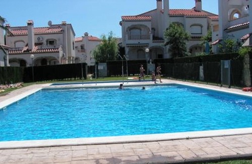 El Casalot Villa | Homerez - Nice villa for 8 ppl. with shared pool and garden at Miami Platja