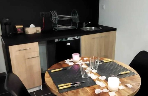 Baixas Apartment | Homerez - Romantic Studio in Baixas with Jacuzzi - 35m²