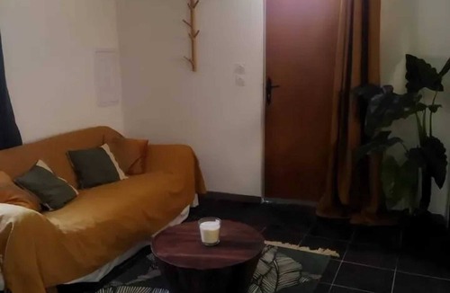 Baixas Apartment | Homerez - Romantic Studio in Baixas with Jacuzzi - 35m²