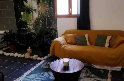 Baixas Apartment | Homerez - Romantic Studio in Baixas with Jacuzzi - 35m²