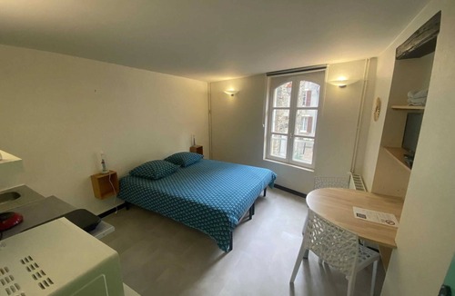 Cherbourg-en-Cotentin Apartment | Homerez - Studio Cherbourg-en-Cotentin